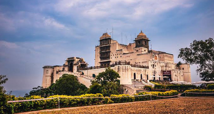 Monsoon Palace (Sajjan Garh)